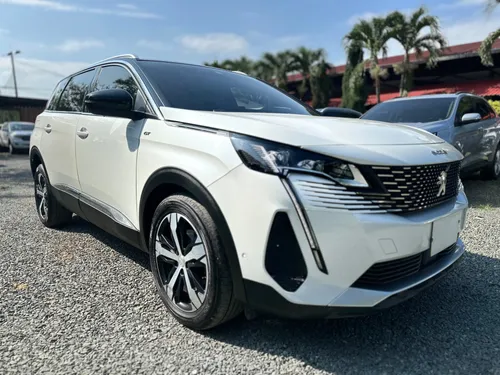 PEUGEOT 5008 GT