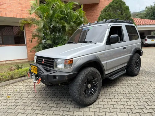 Mitsubishi Montero 2.4 