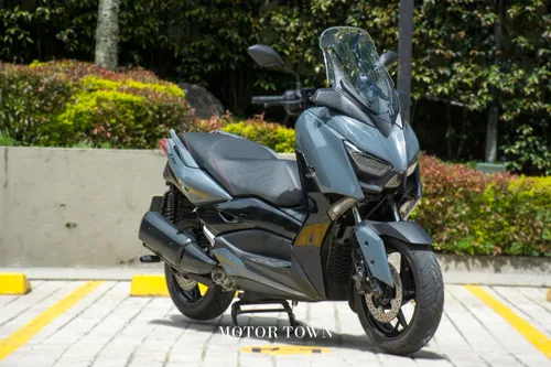 YAMAHA XMAX 300 2022 