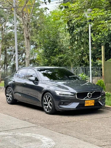 Venta Volvo S60 T4 Momentum 2020 Fwd