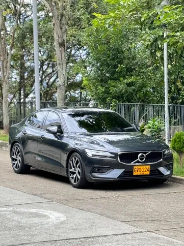 Volvo S60 T4 MOMENTUM