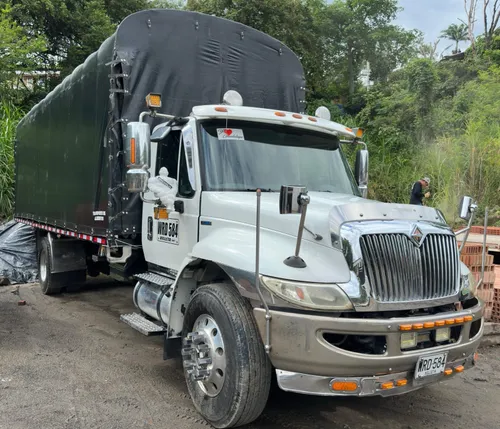 Camion International 4300  Modelo 2011  Motor MaxxForce DT  Carrocera Estacas  