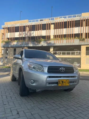 Imagen de vehículo - Toyota RAV4 4x4 Automtica  Modelo 2007  2.4L  167.000 km