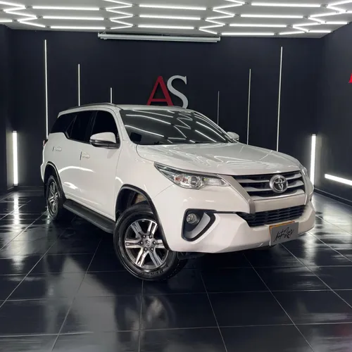Toyota Fortuner 2.7 SW4 Street 4x4 2018