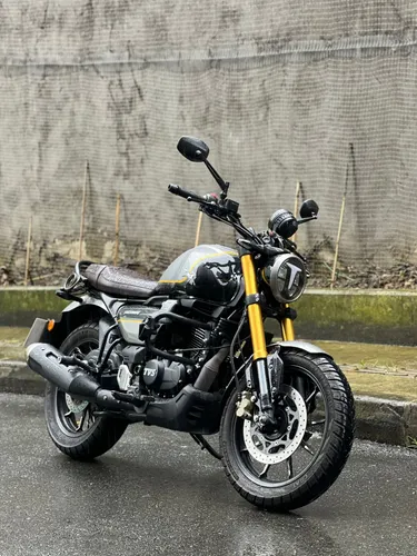 TVS Ronnin 225 TD 225cc 