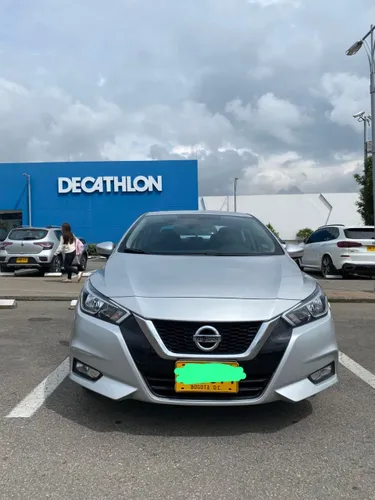 Nissan Versa Advance At 2020