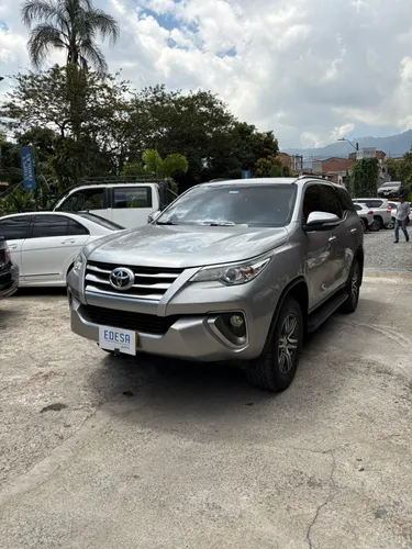 TOYOTA FORTUNER 2.7