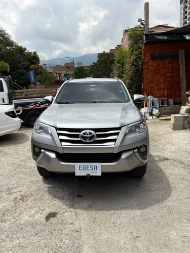 TOYOTA FORTUNER 2.7