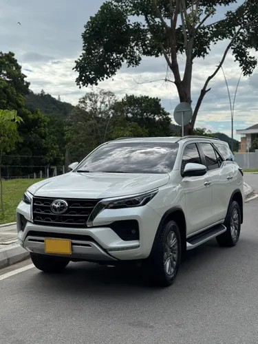 TOYOTA FORTUNER  2022  SRV  2.4 DIESEL