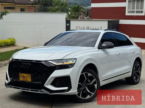 Audi Q8 progressive hbrida con bodykit RSQ8