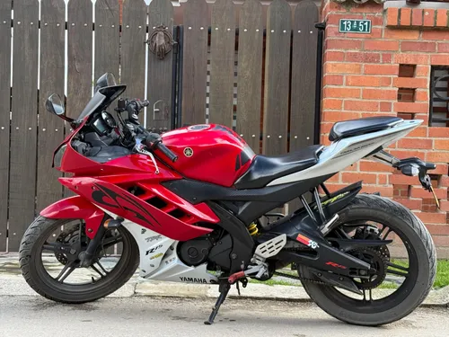 Yamaha R15v2