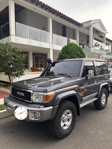 Toyota Macho 76  Dubai   2019  11.000 kms