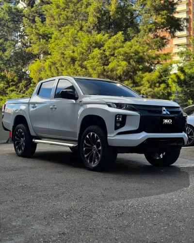 Imagen de vehículo - Mitsubishi L200 sportero 2023