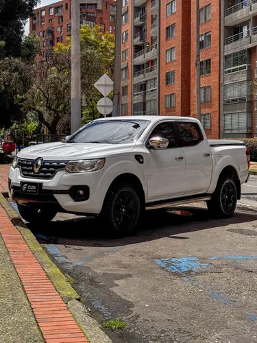 RENAULT ALASKAN ZEN 4X4 DIESEL