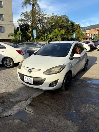 MAZDA 2 MT