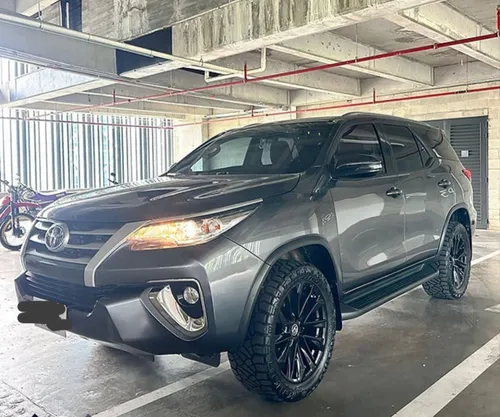 Toyota Fortuner Street Diesel 4x2 