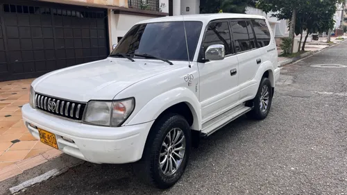 TOYOTA PRADO VXA 