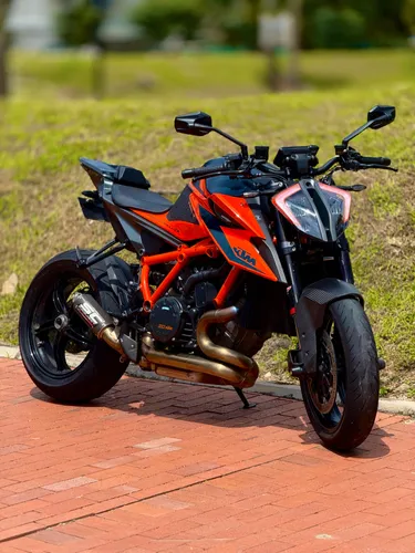 Ktm Super duke 1290 R por cambio BMW 1250 adventure 