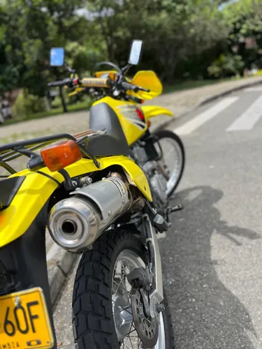 Suzuki DR 650 modelo 2020