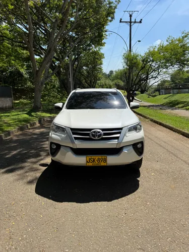 Toyota Fortuner sr 2.4 diesel 2020