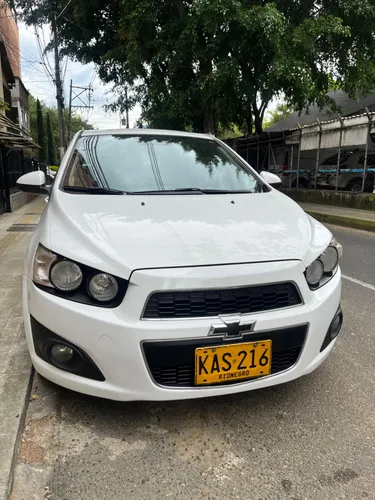 Chevrolet Sonic  lt 2013