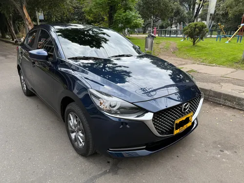 Mazda 2 Sedan Touring 2024