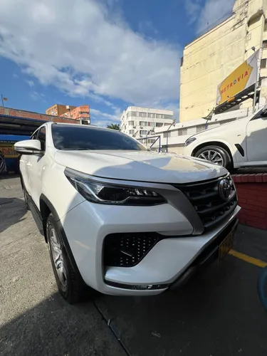 TOYOTA FORTUNER 2023