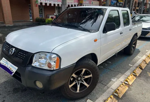 NISSAN FRONTIER 2013 GASOLINA 4X2 FULL EQUIPO