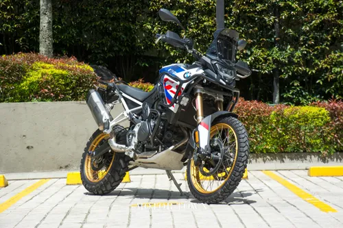BMW F900GS 