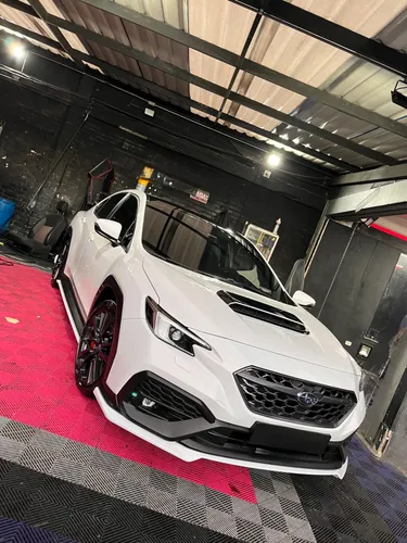 Subaru WRX 2.4L turbo motor boxer