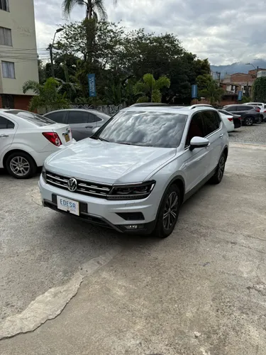 VOLKSWAGEN TIGUAN HIGHLINE