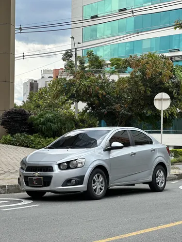 Chevrolet Sonic LT sedan 1.6cc