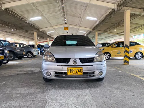 Vendo RENAULT CLIO RS 2008 con COJINERIA CUERO 