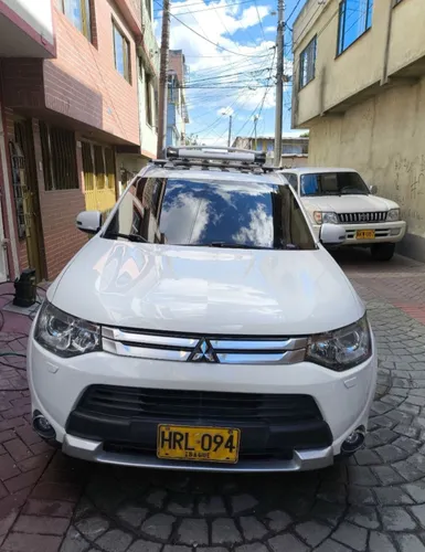 Mitsubishi Outlander 2015- Full equipo
