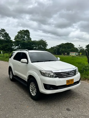Toyota Fortuner 2.7 gasolina 4x2 automatica
