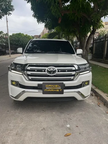 Toyota LC200 Sahara  2018 Excalibur