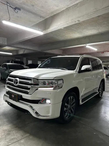 TOYOTA LC200 SAHARA VX.R ARABE 2018