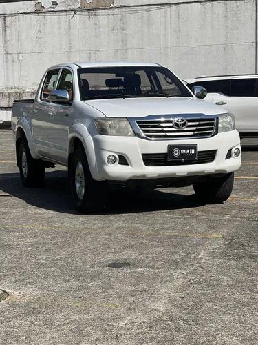 TOYOTA HILUX GAS GASOLINA sin pico y placa