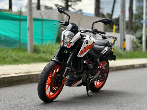 KTM DUKE 200 2022