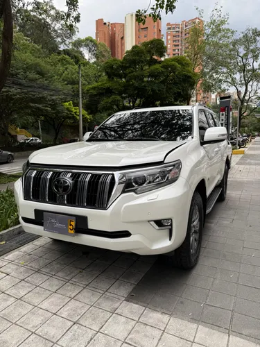 TOYOTA PRADO VX