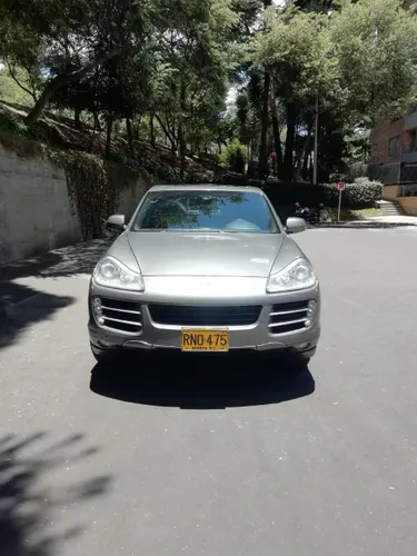Porsche Cayenne V6 Luxury