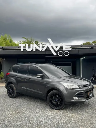 FORD ESCAPE TITANIUM  