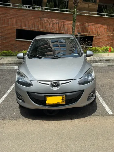 Mazda 2 2012