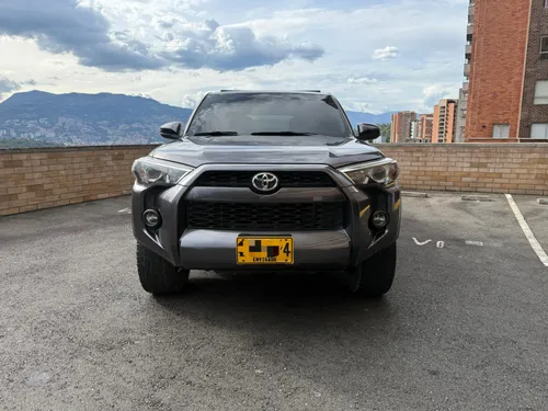 Toyota 4Runner SR5