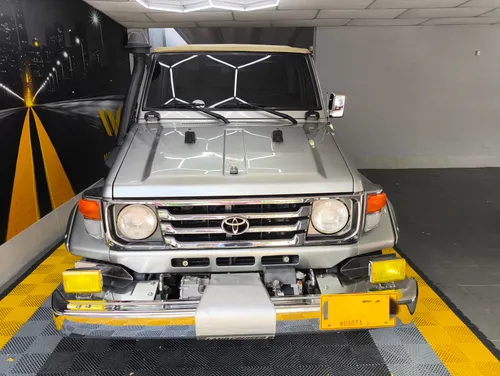 Toyota Land Crusier 2000