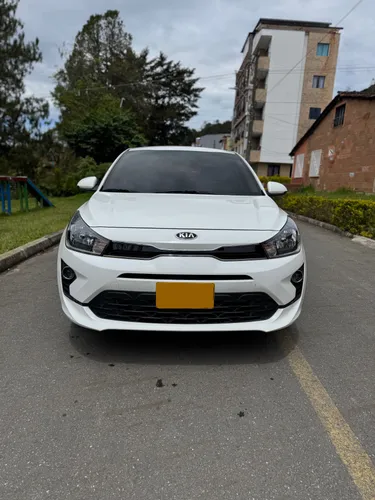 Kia Rio Vibrant Automatico