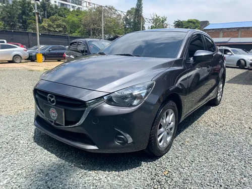 Mazda 2 Touring Sedan 2020