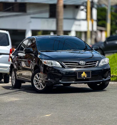 TOYOTA COROLLA 2013 MT 