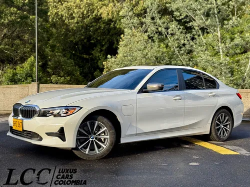 BMW 330e Hybrid IPerformance 2.0