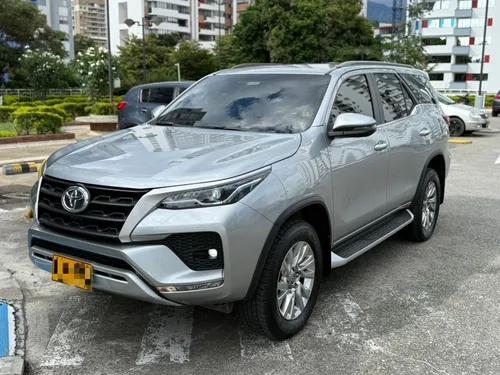 TOYOTA FORTUNER SR 2023
